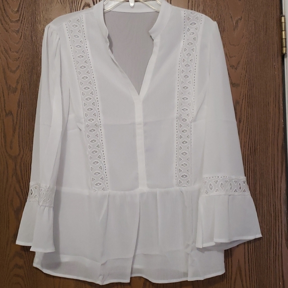 ๐HP๐๐New boutique white lace ruffle top - Picture 9 of 12